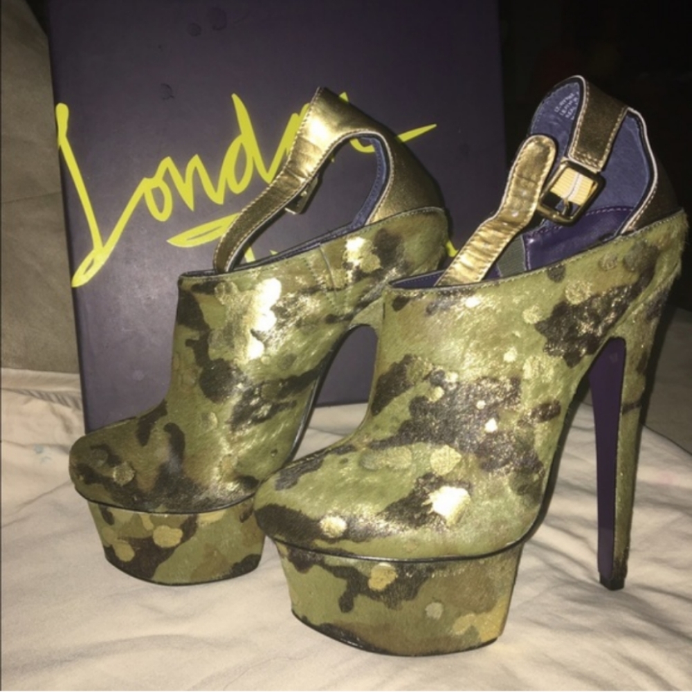 London Trash - Lt.-Wynne Camo Fur Covered 